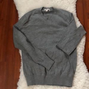 Gap sweater